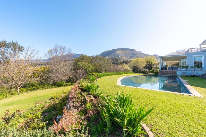 To Let 7 Bedroom Property for Rent in Constantia Western Cape